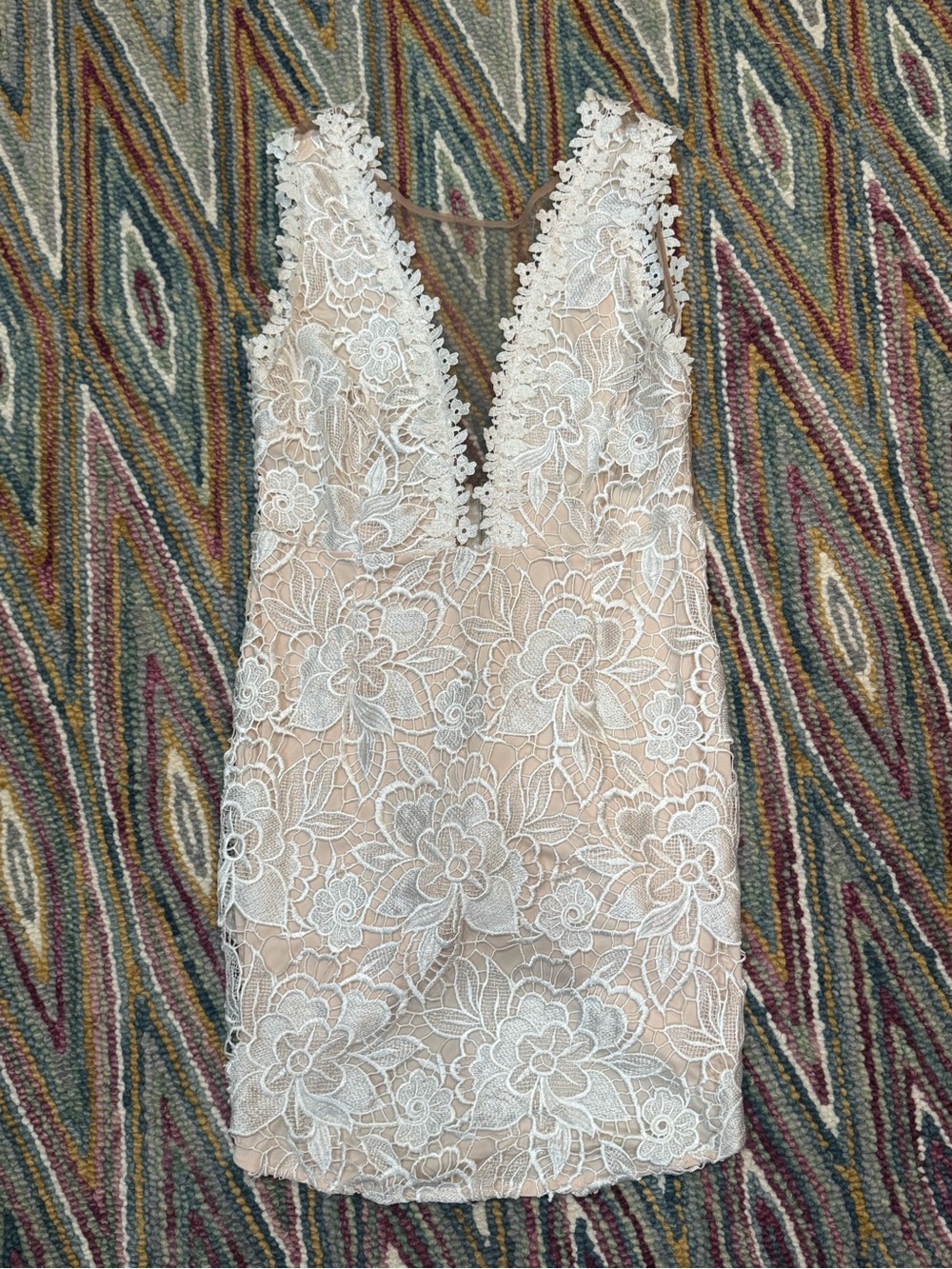 👰🏼‍♀️▫️ Lace Deep-V Mini Dress in Ivory White Sheer Neckline ▫️👰🏼‍♀️ - Picture 2 of 11